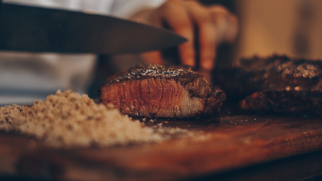 Photo Grilling steak